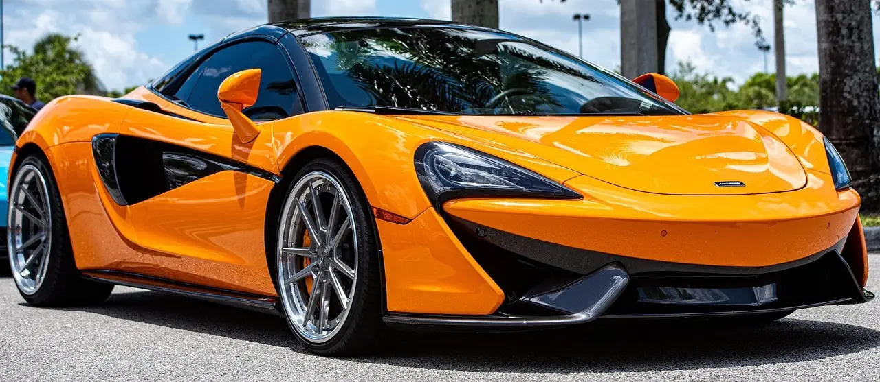 Orange sportsvogn